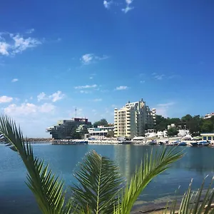 Отель Pomorie Sun