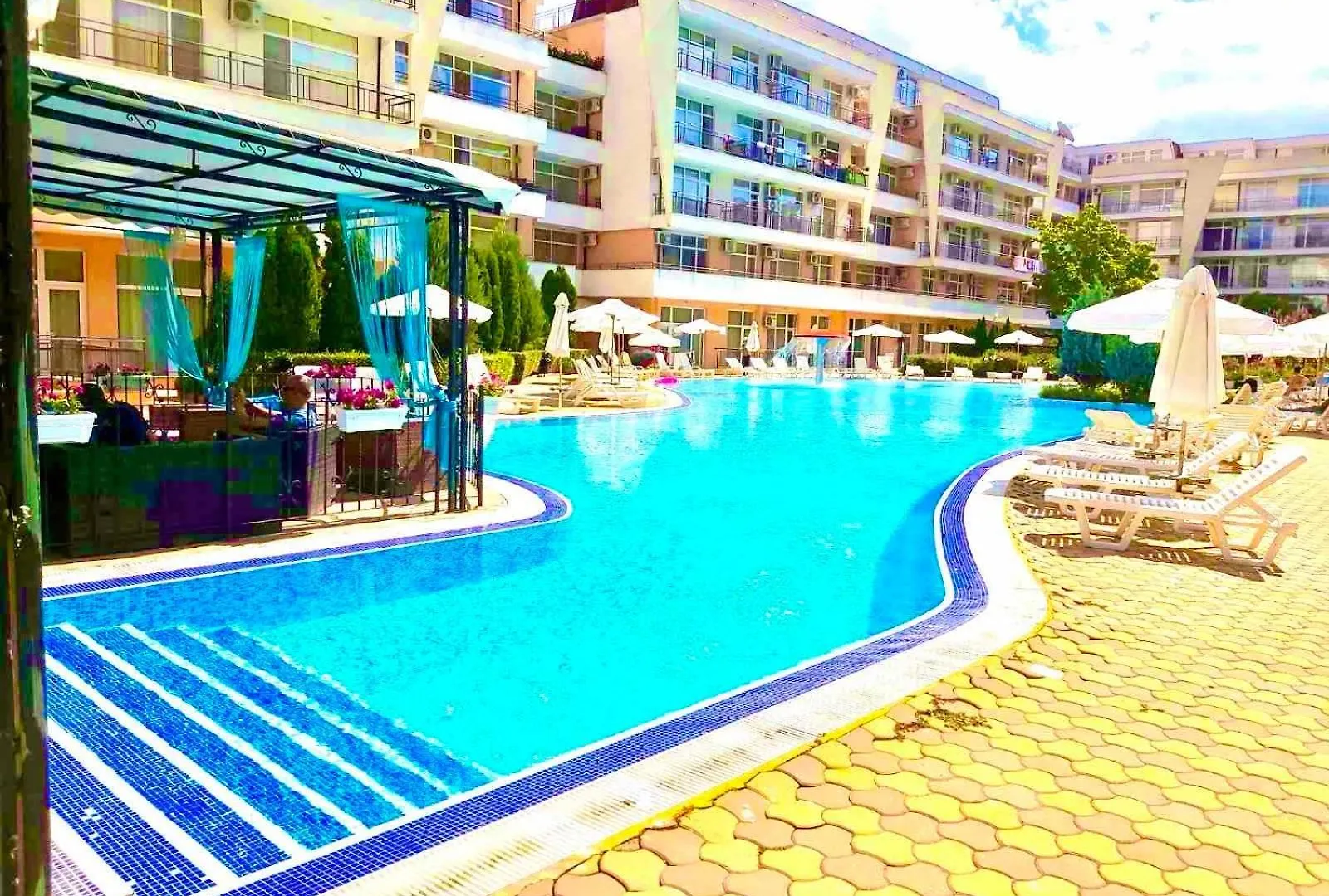 Grand Kamelia Holiday Apartments Солнечный берег 2*,
